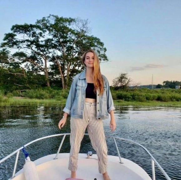 Meet your Posher, Julia - Picture 1 of 1